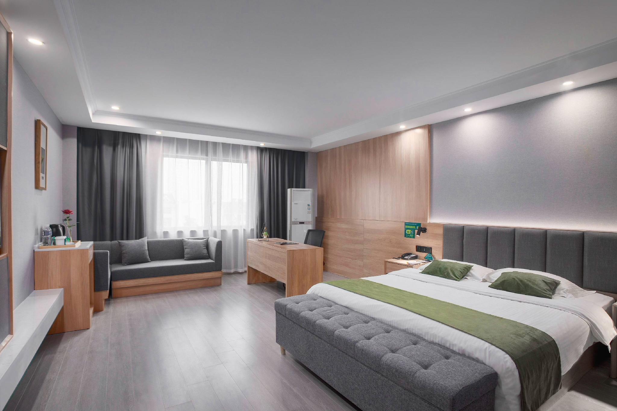 BUSINESS, SUITE