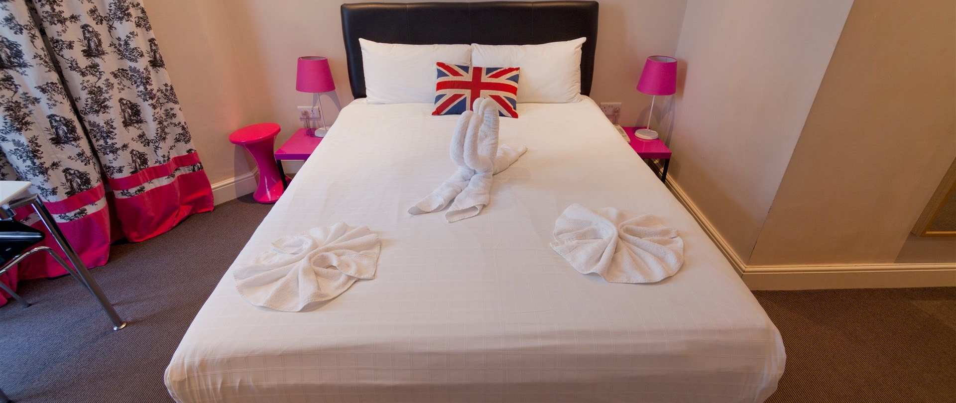 MSTAY RUSSELL COURT HOTEL 13/18