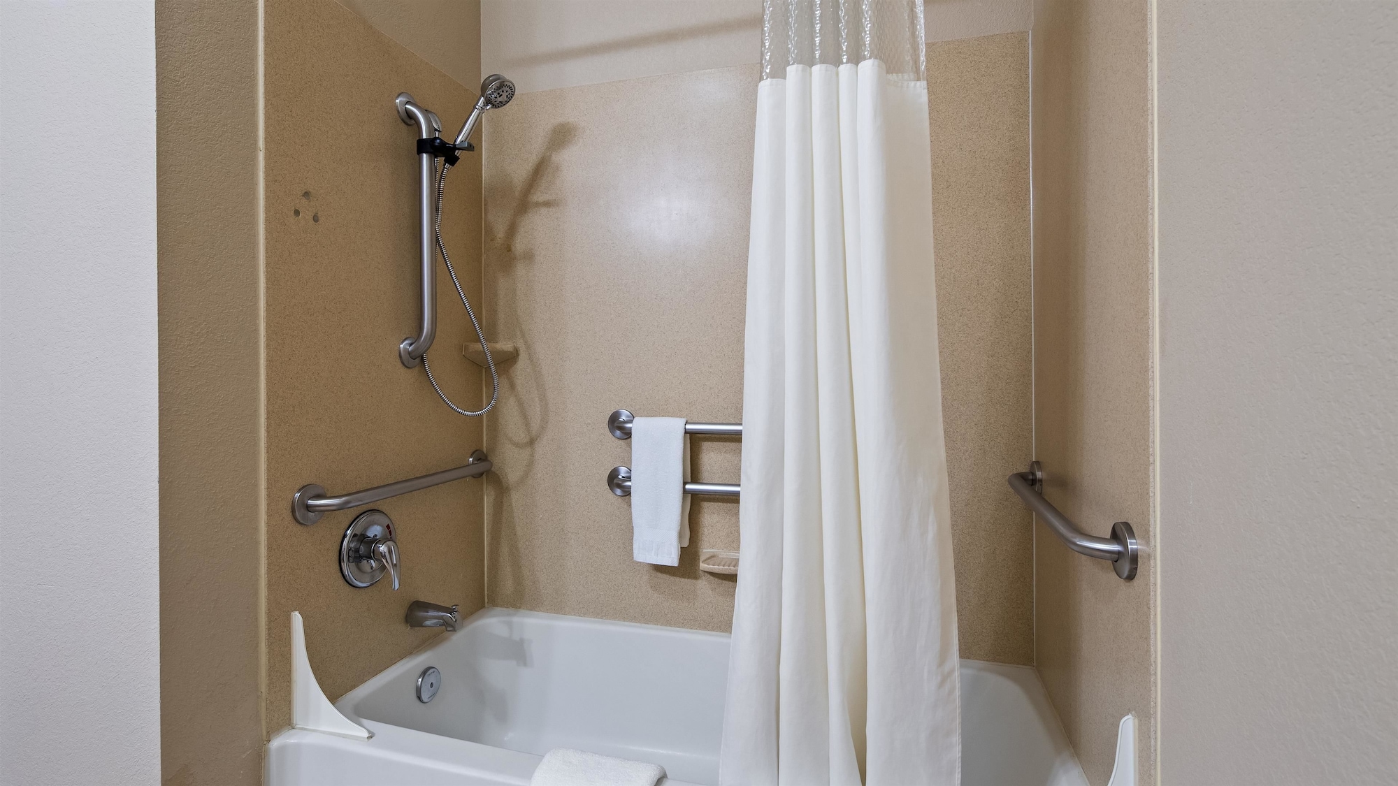 غرفة قياسية بسريرين كوين لذوي الإعاقة، Best Western Plus Eastgate Inn & Suites 9/9