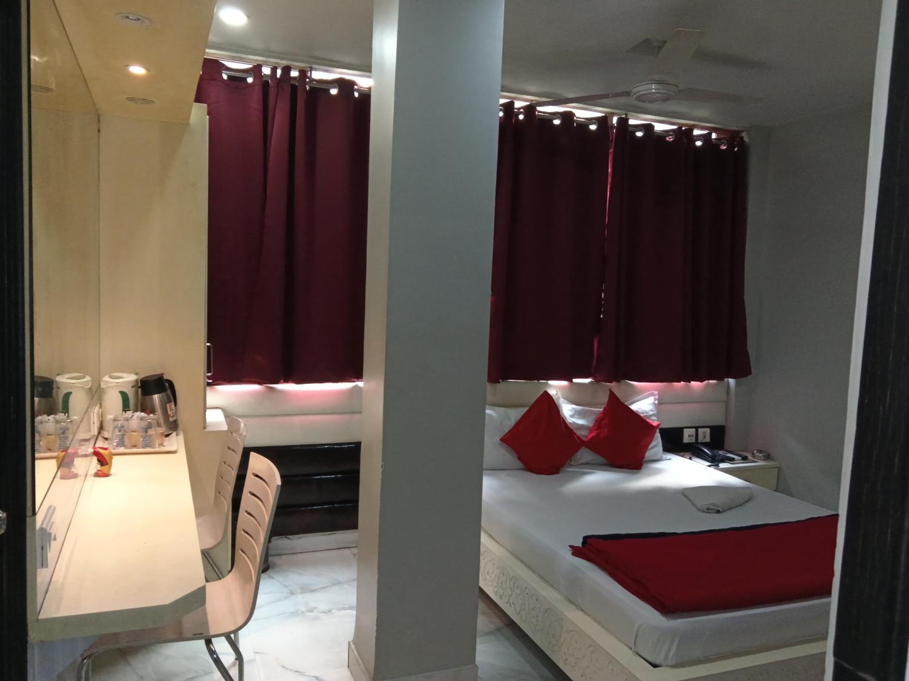 Oyo Rooms Ruby Hospital Junction 14/17
