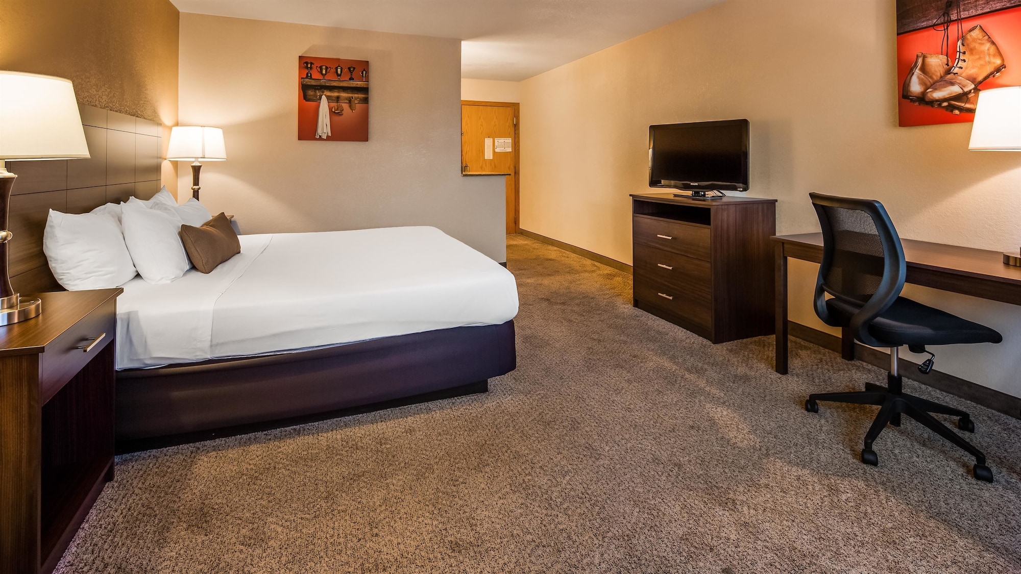 غرفة قياسية بسرير كينج، Best Western Green Bay Inn Conference Center 3/7