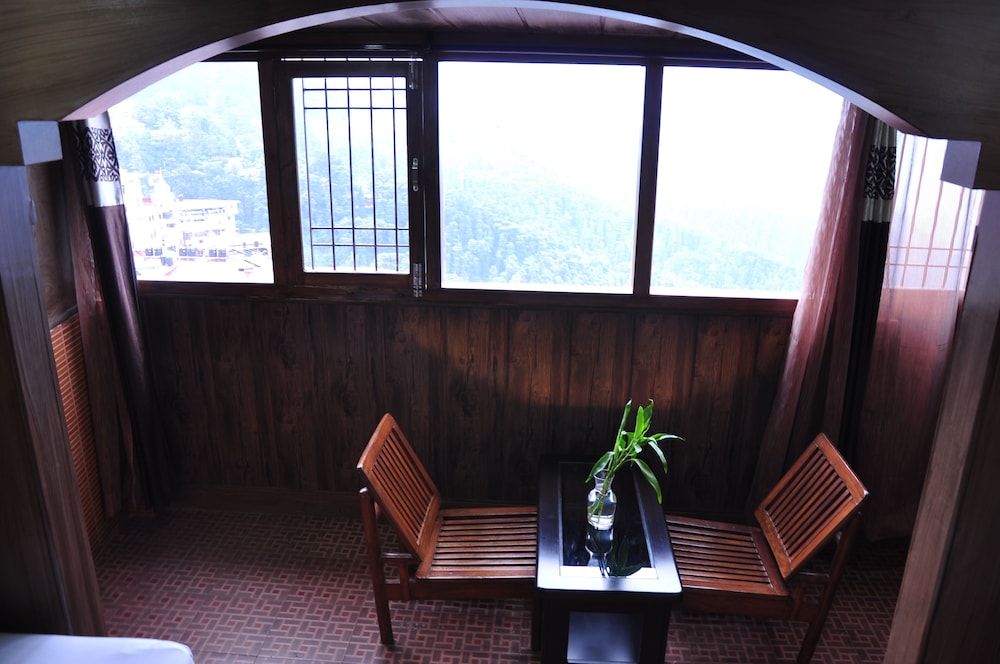 Hotel Sidharath 30/33