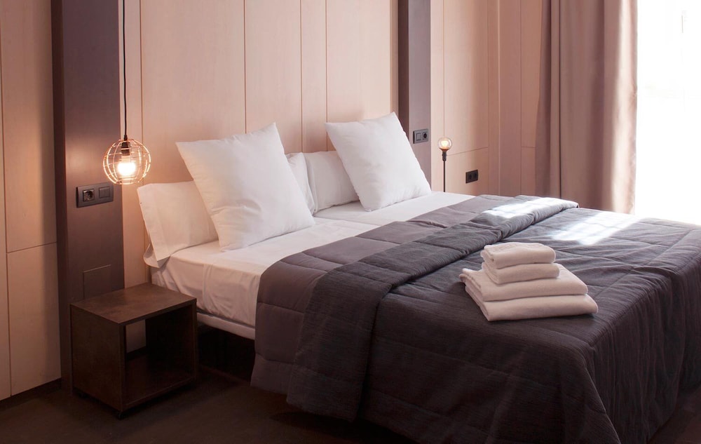 PREMIUM, SUITE, QUEEN BED
