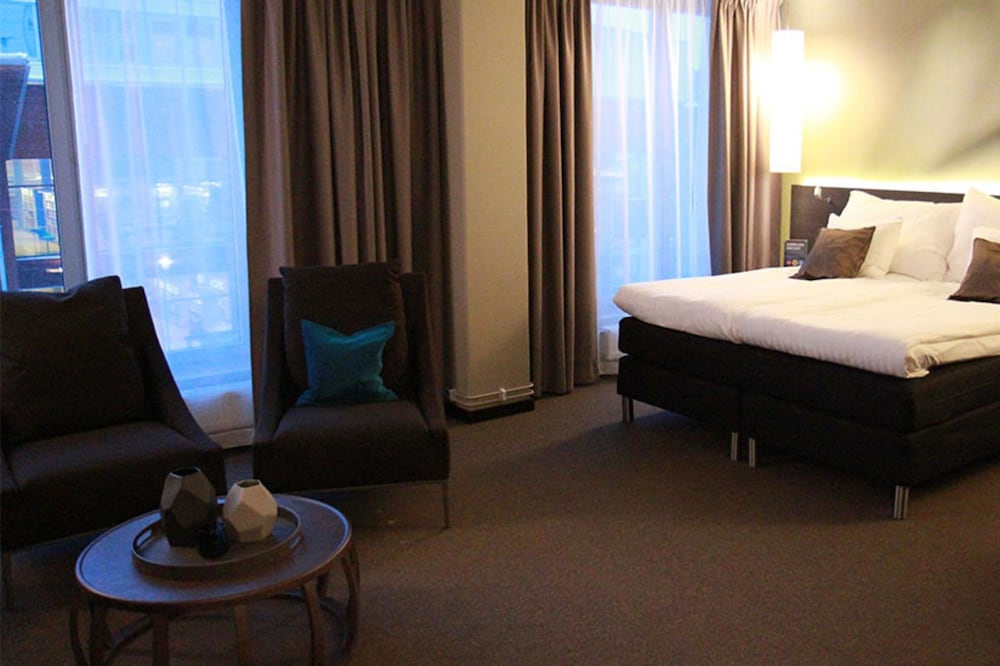 Clarion Hotel Sense 18/48