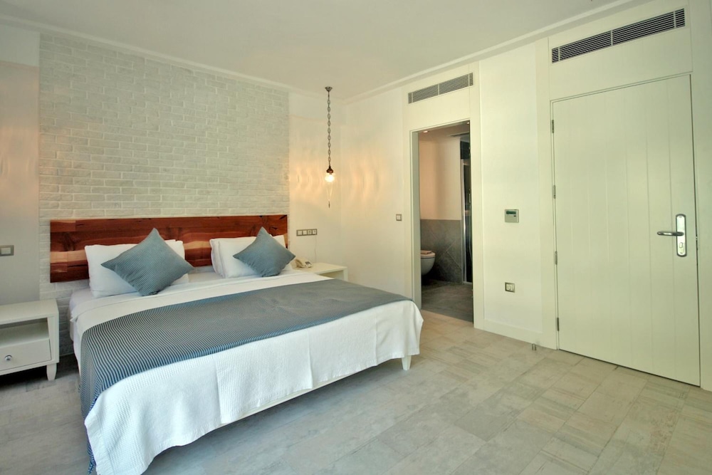 Arnna Hotel 26/67