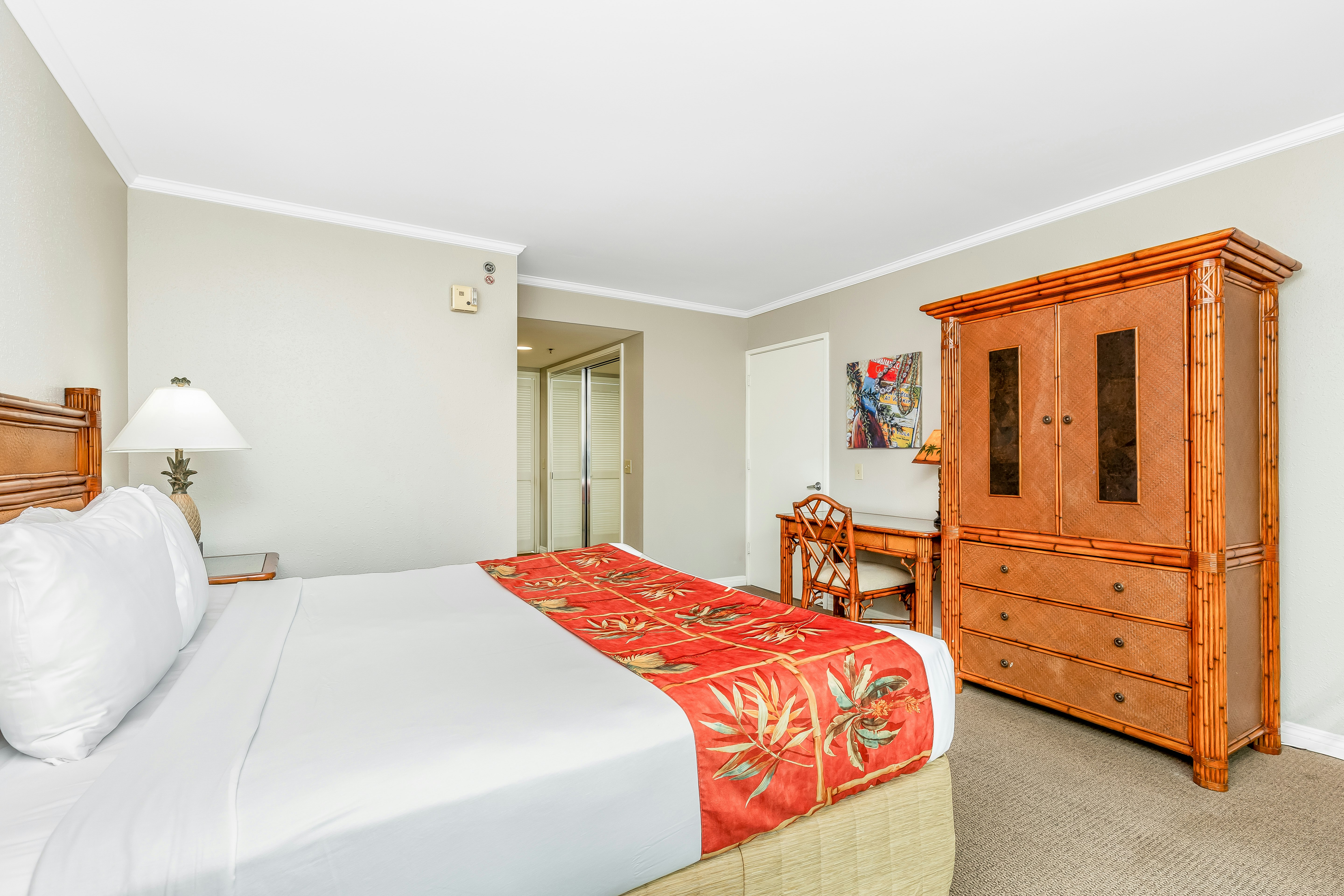 Luana Waikiki Hotel and Suites 17/50