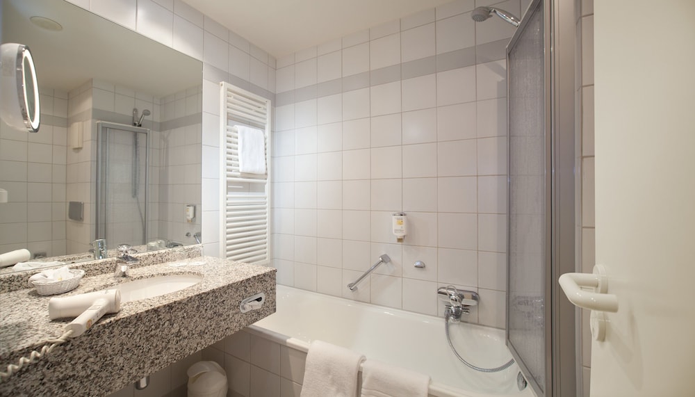 Harzer Kultur- & Kongresshotel Wernigerode 53/56
