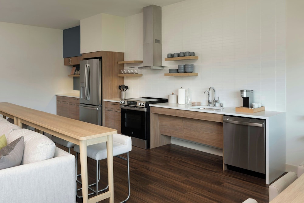 Element by Marriott San Diego Mission Valley 9/50