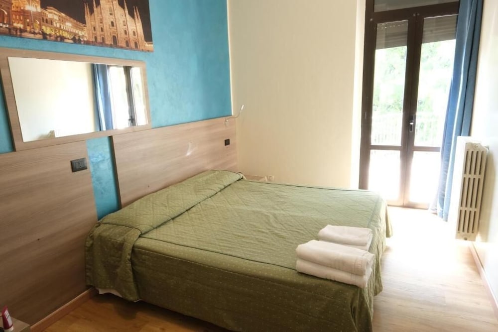 Milan Hostel 15/35