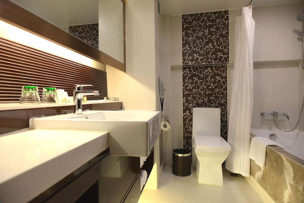 Metropole Hotel Macau 36/38