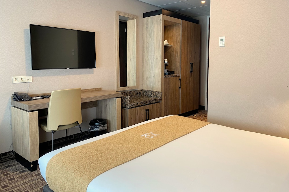 Xo Hotels Blue Square 53/65