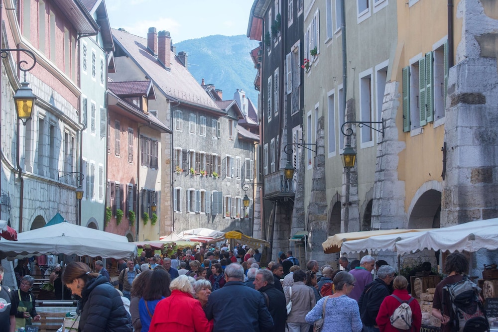 Campanile Annecy Cran Gevrier 54/63