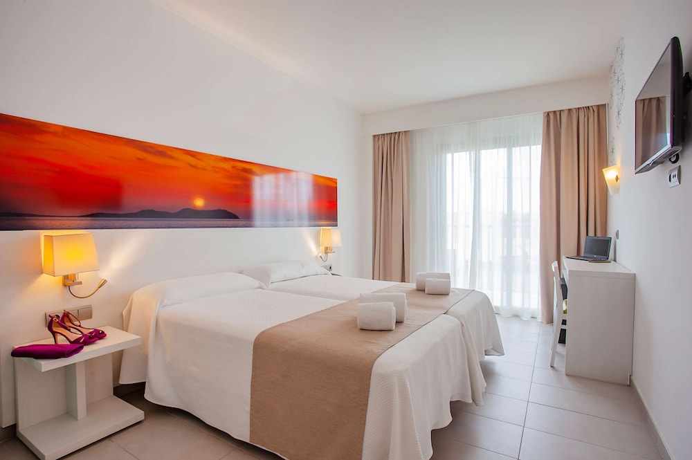 ROOM, SINGLE, DOUBLE BED, BALCONY