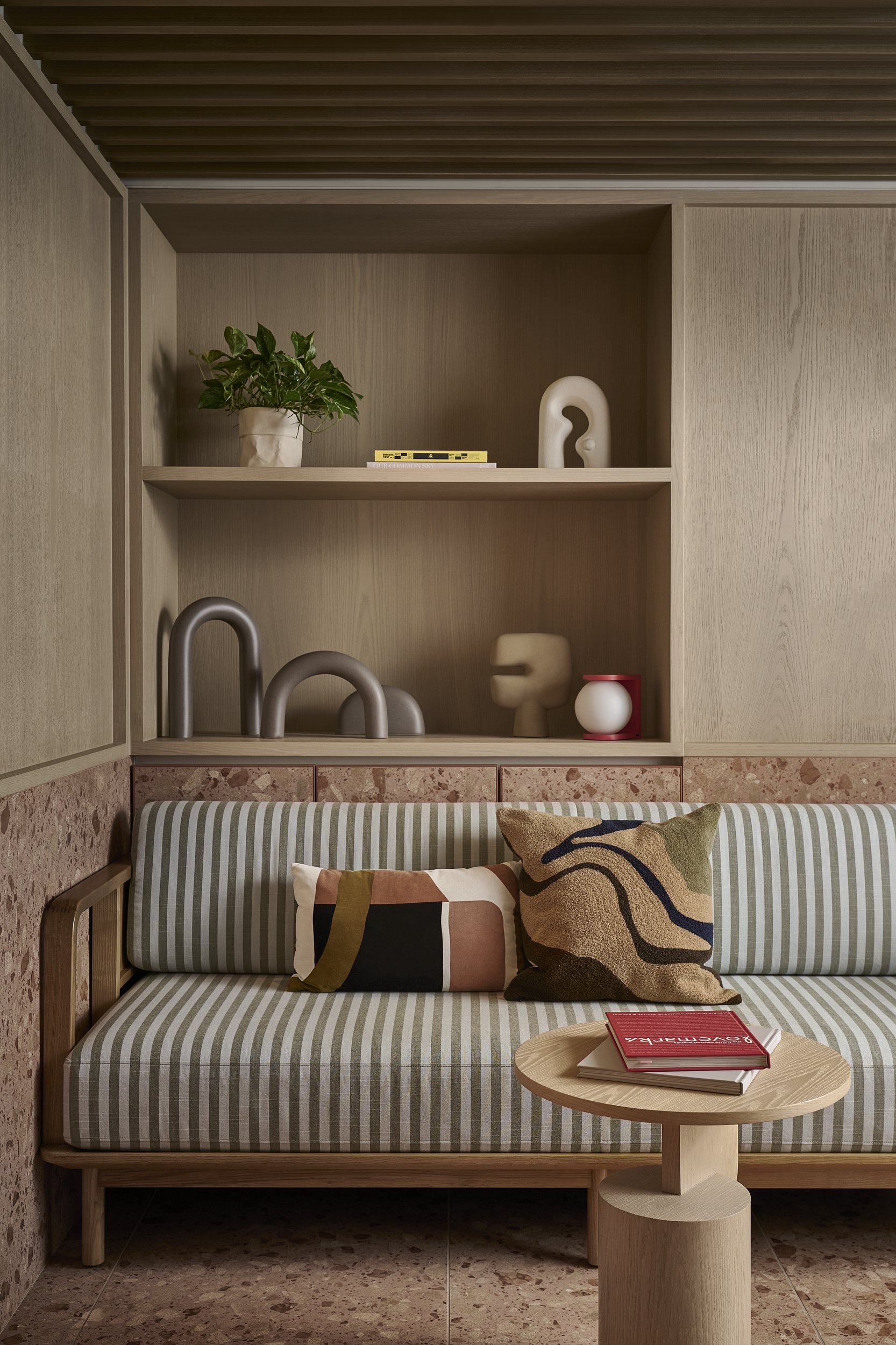 YingnFlo, Wesley Admiralty, Hong Kong by Langham Hospitality Group 26/32