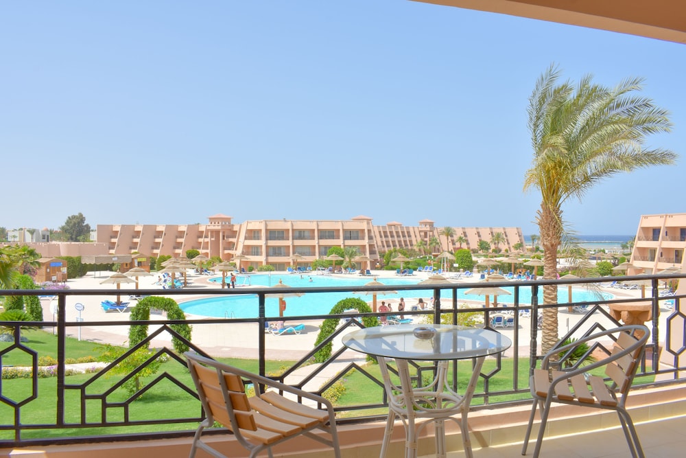 Jasmine Palace Resort and Spa 58/72