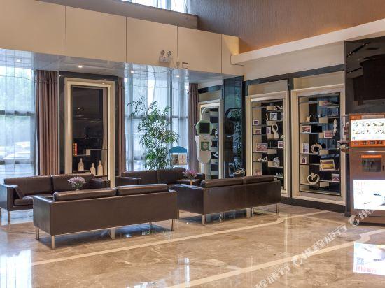 Lavande Hotel (Wuhan High-speed Railway Station) 25/48