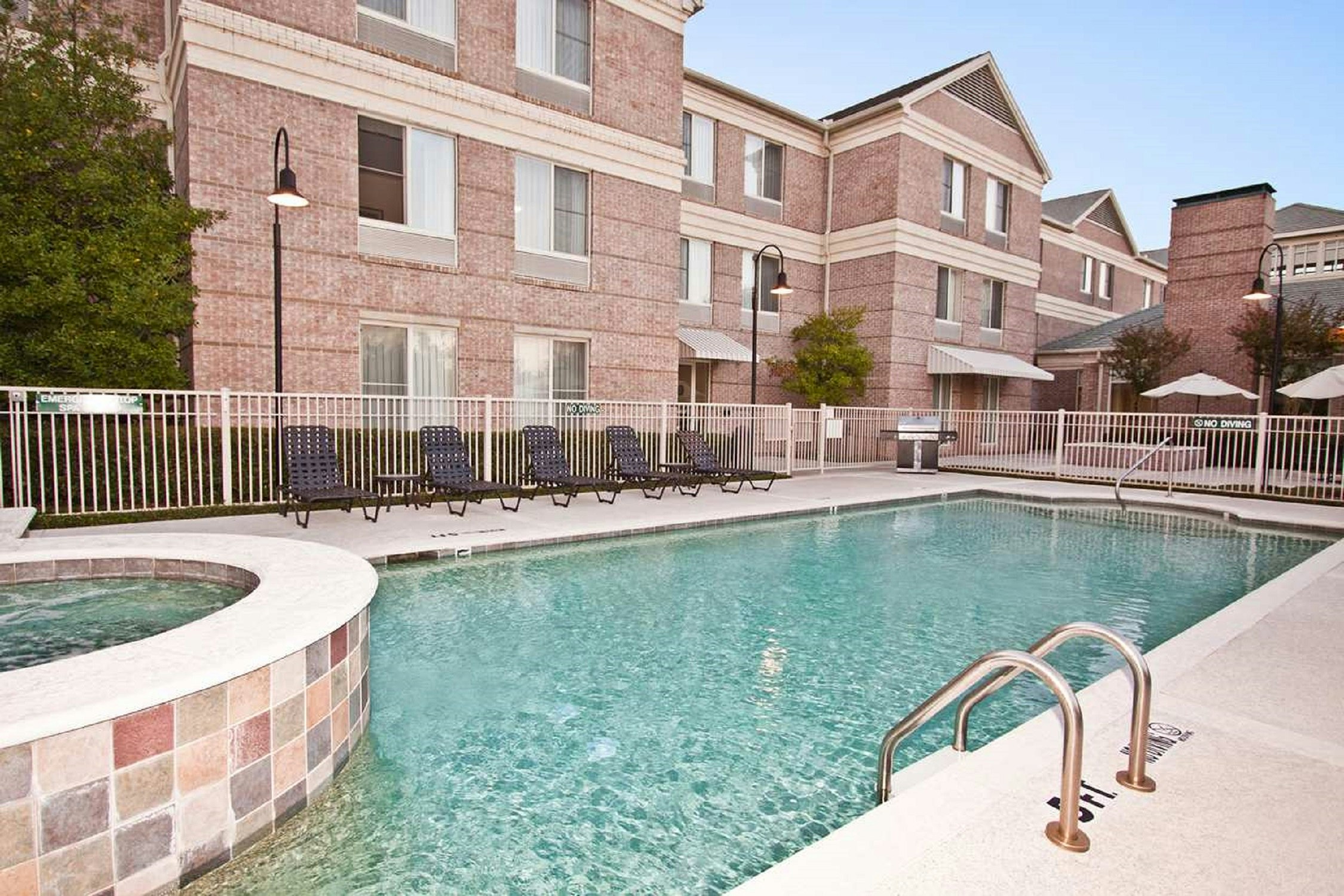 Hilton Garden Inn Dallas/Addison 7/8