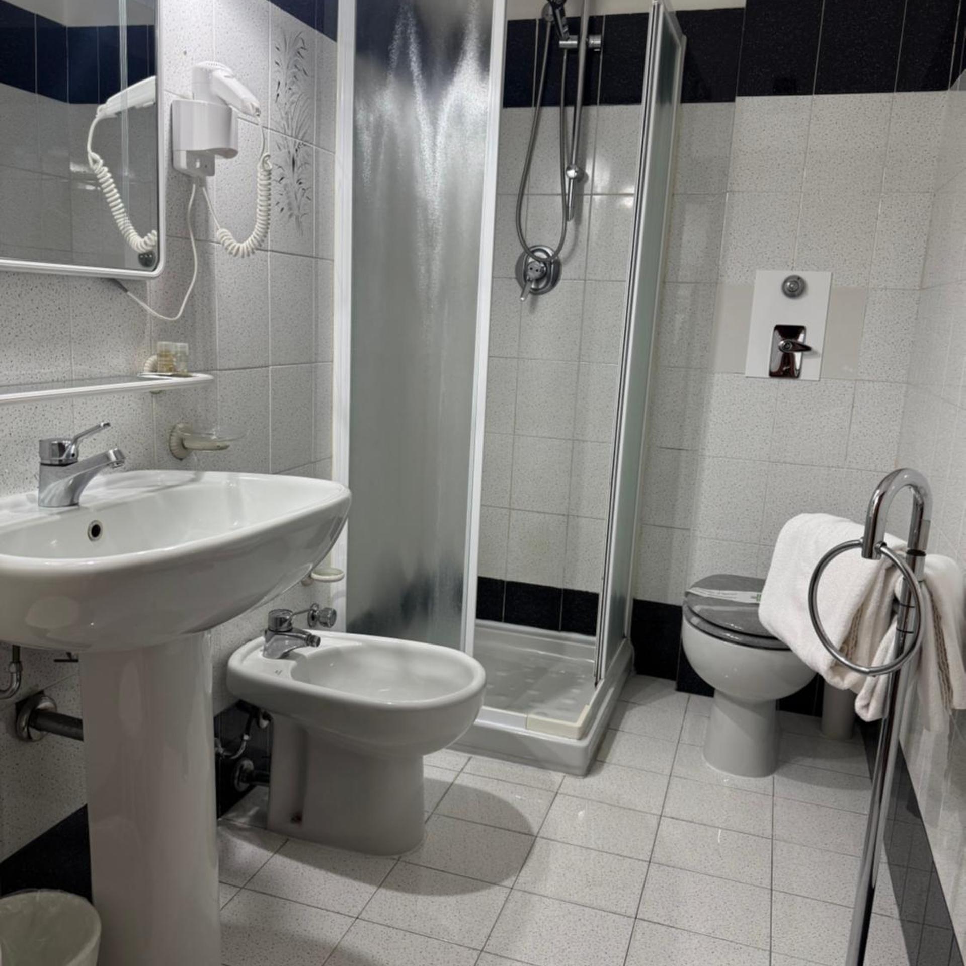 Hotel Valganna Srl Ex Valganna 46/50