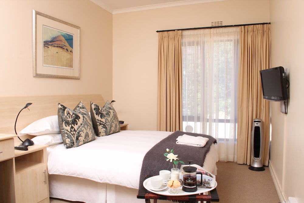 Riversong Guest House 15/76