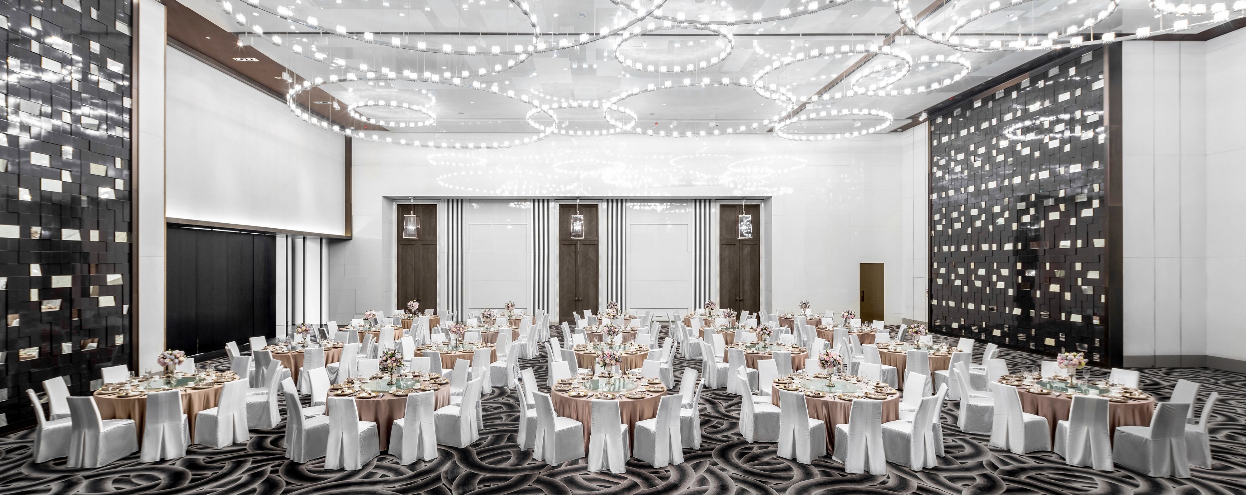 Mandarin Oriental Guangzhou 67/73