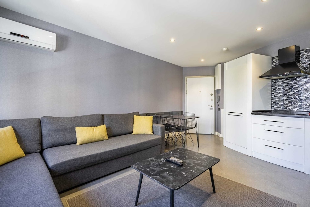 Bmk Suites And Apartments 18/50