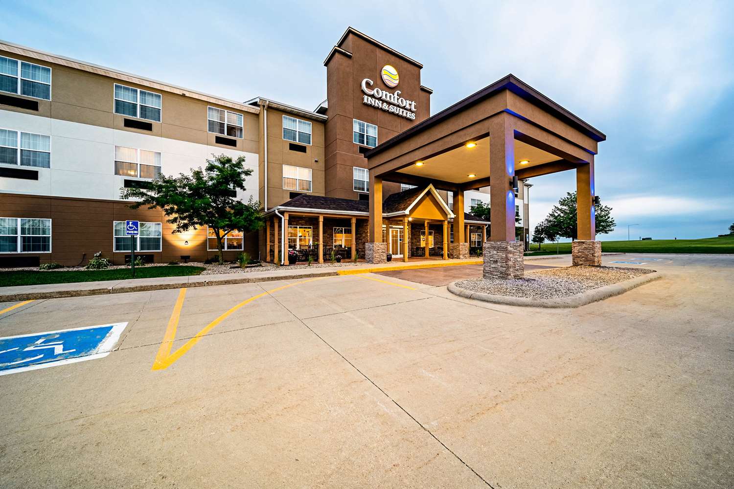 Comfort Inn & Suites Independence 11/13