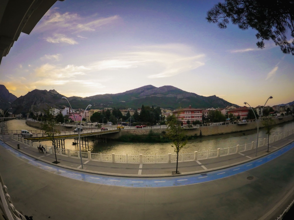 Hatunca Otel & Restaurant 38/47