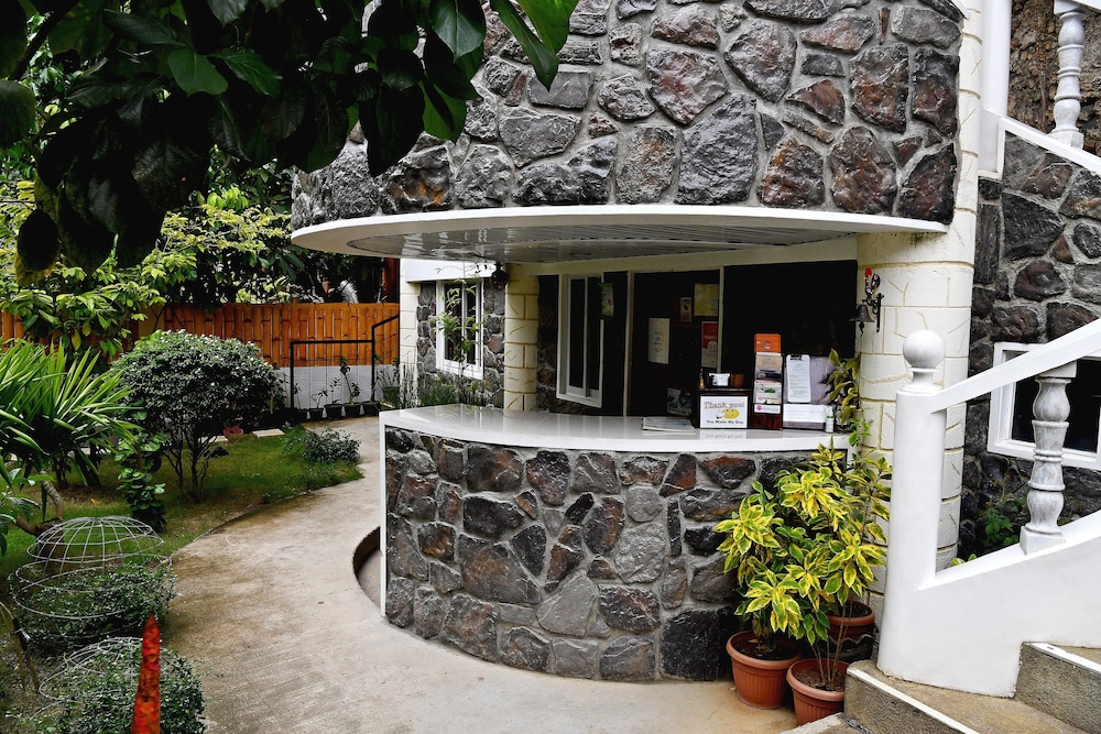 Greenyard Inn 3/68