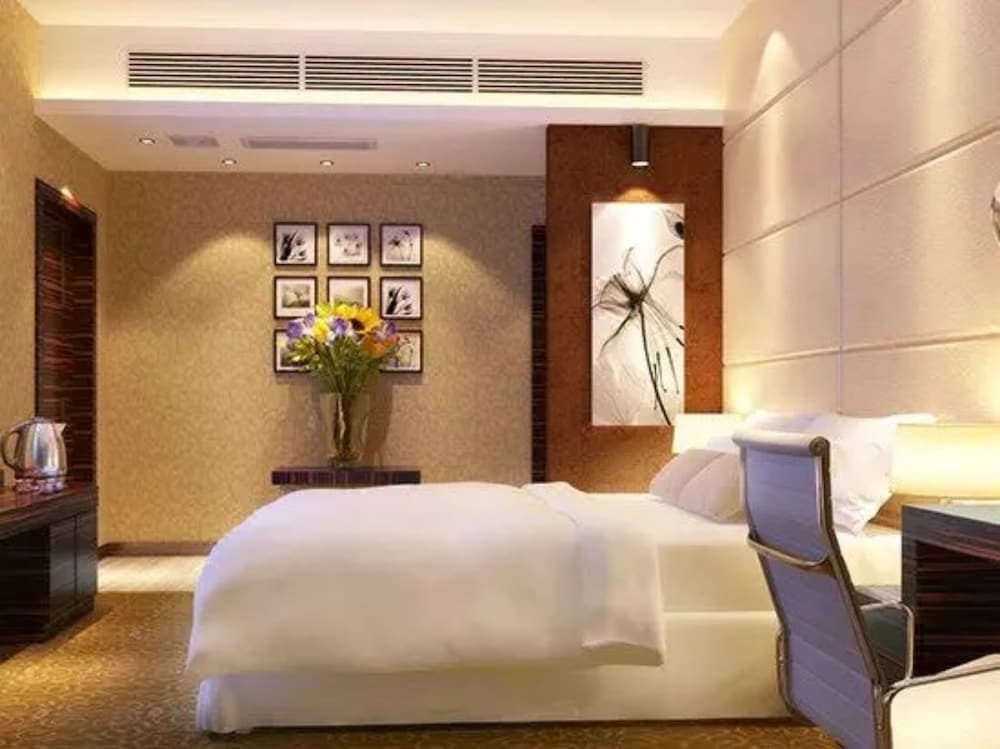 Junyue Hotel 12/19