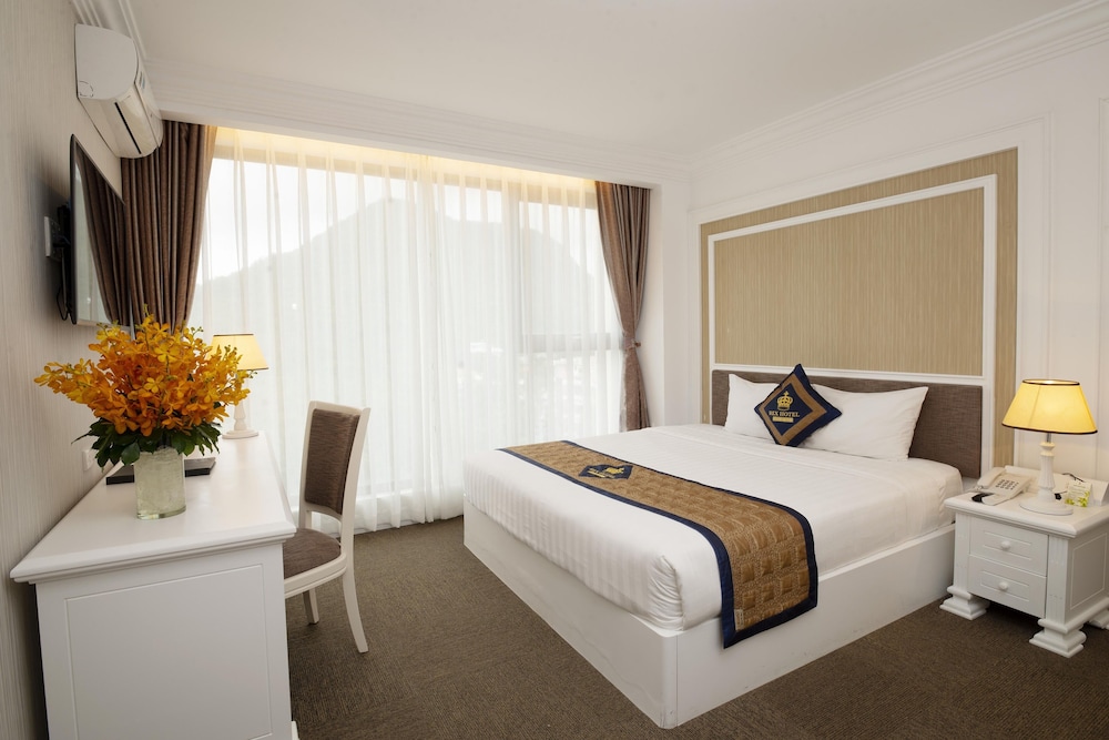 Rex Hotel 18/66
