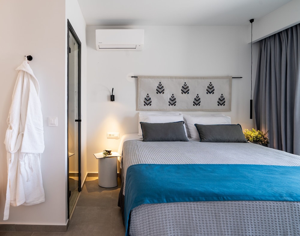 Pignolia Suites - Adults Only 17/65