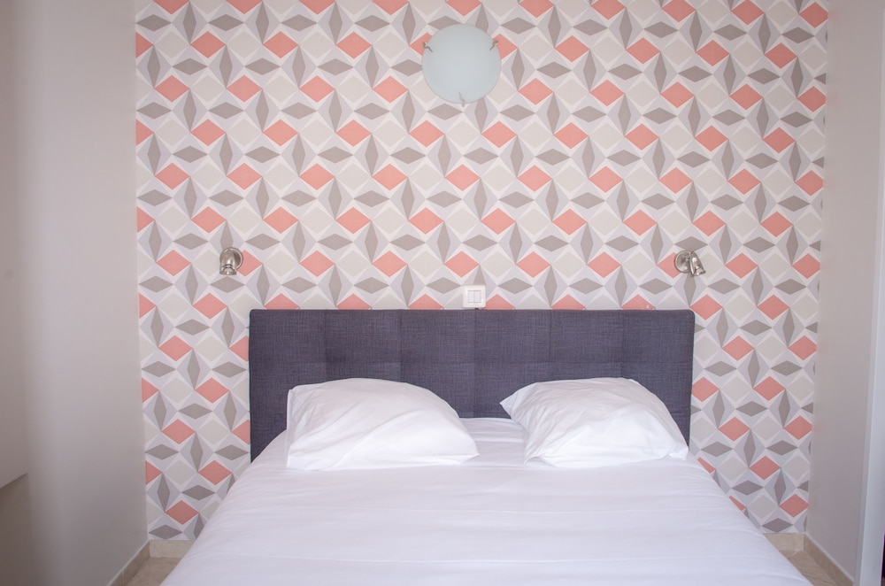 Hôtel Reine D'Azur 19/50