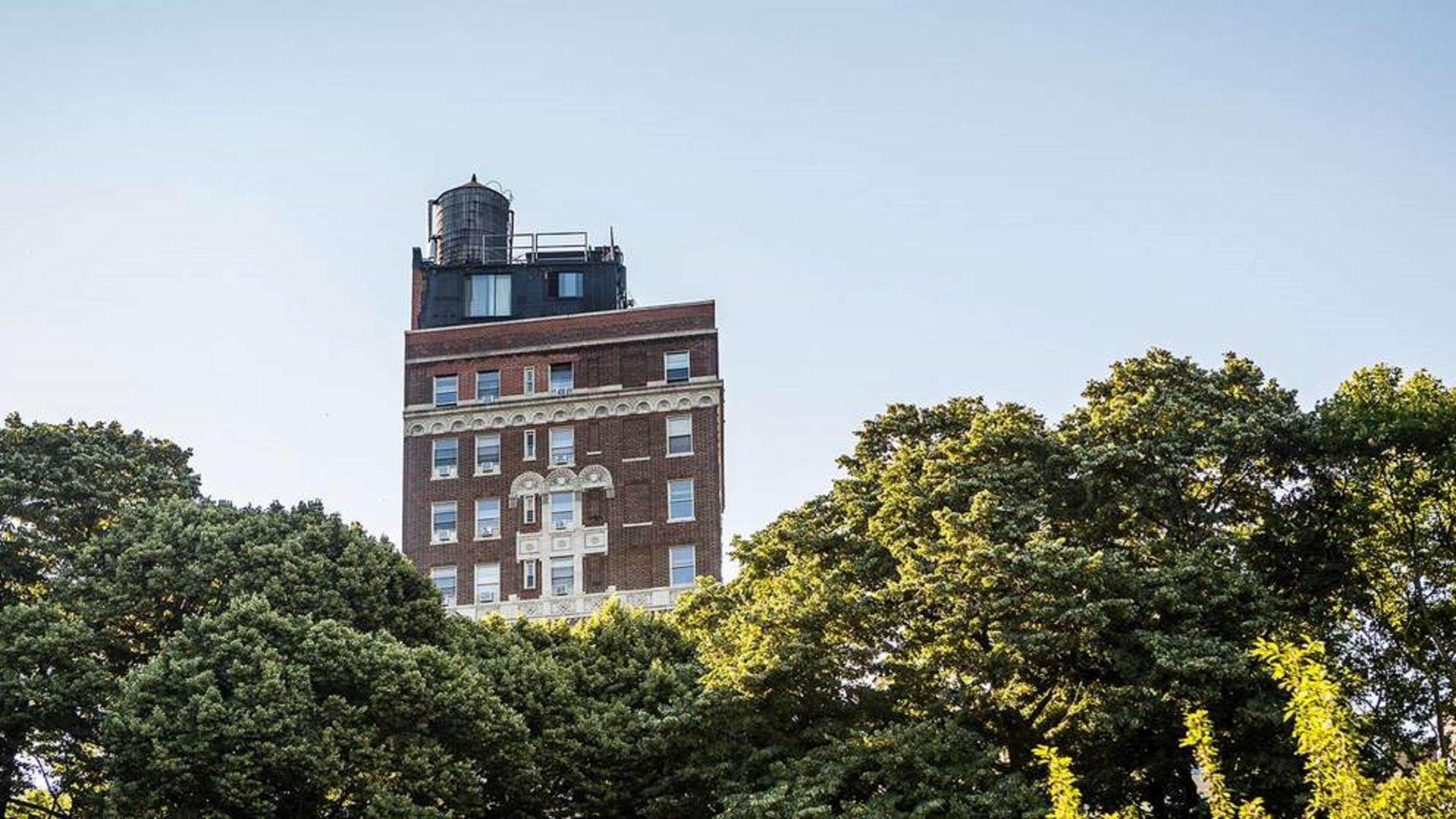 Riverside Tower 3/73