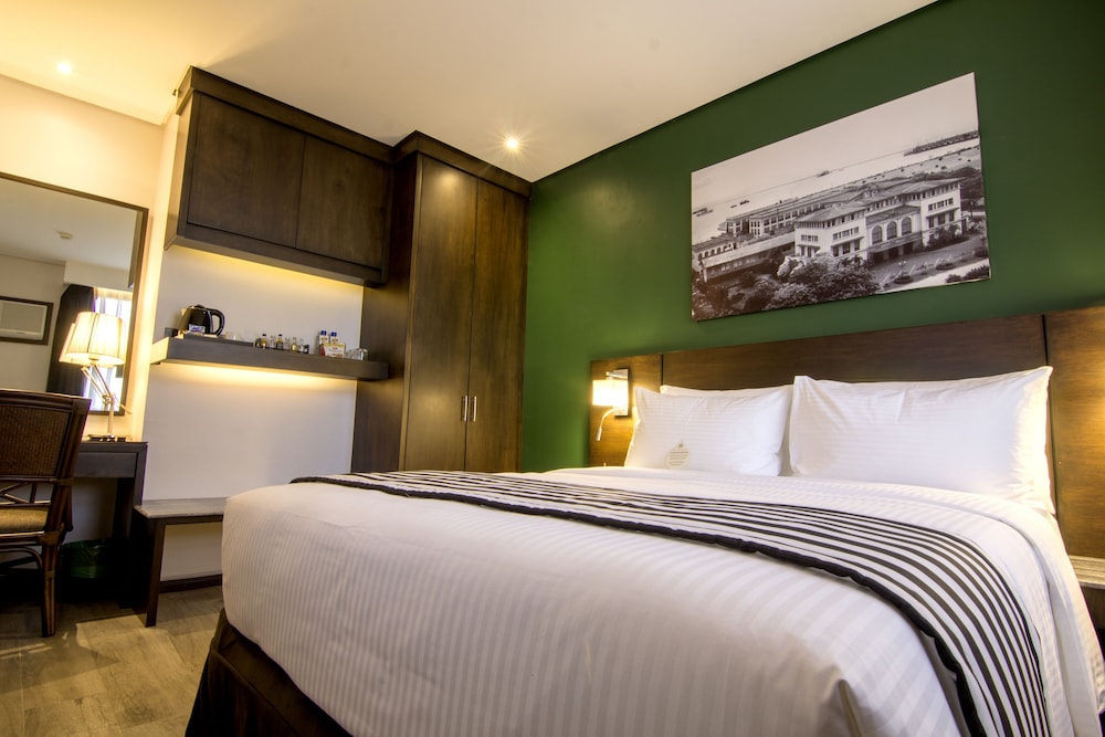 ONE BEDROOM SUITE
