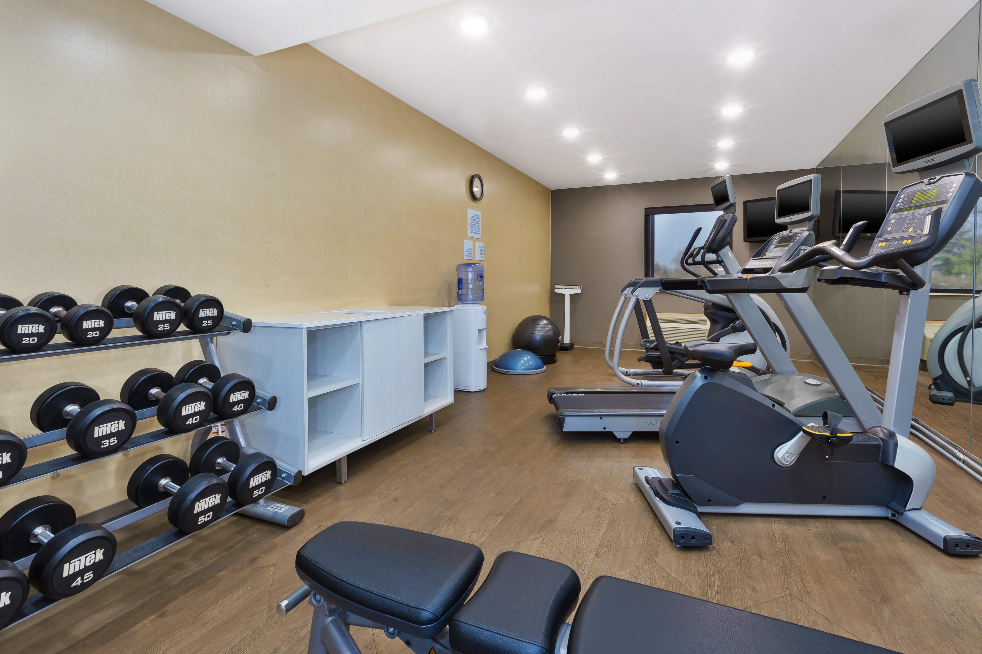Holiday Inn Express Detroit-Warren (Gm Tech Ctr), an IHG Hotel 34/56