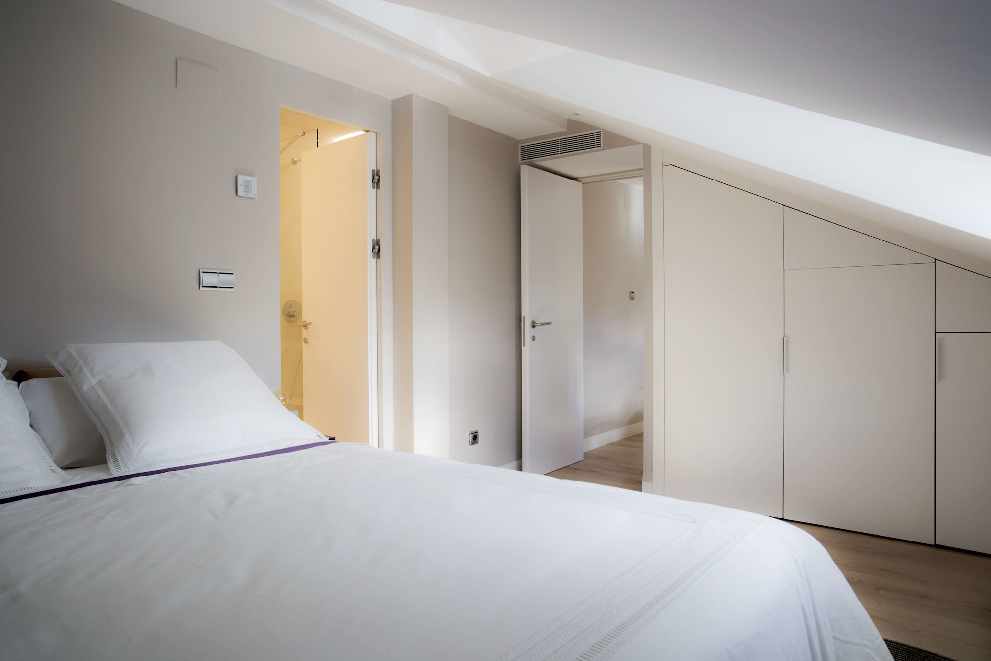 2 BEDROOMS, APARTMENT
