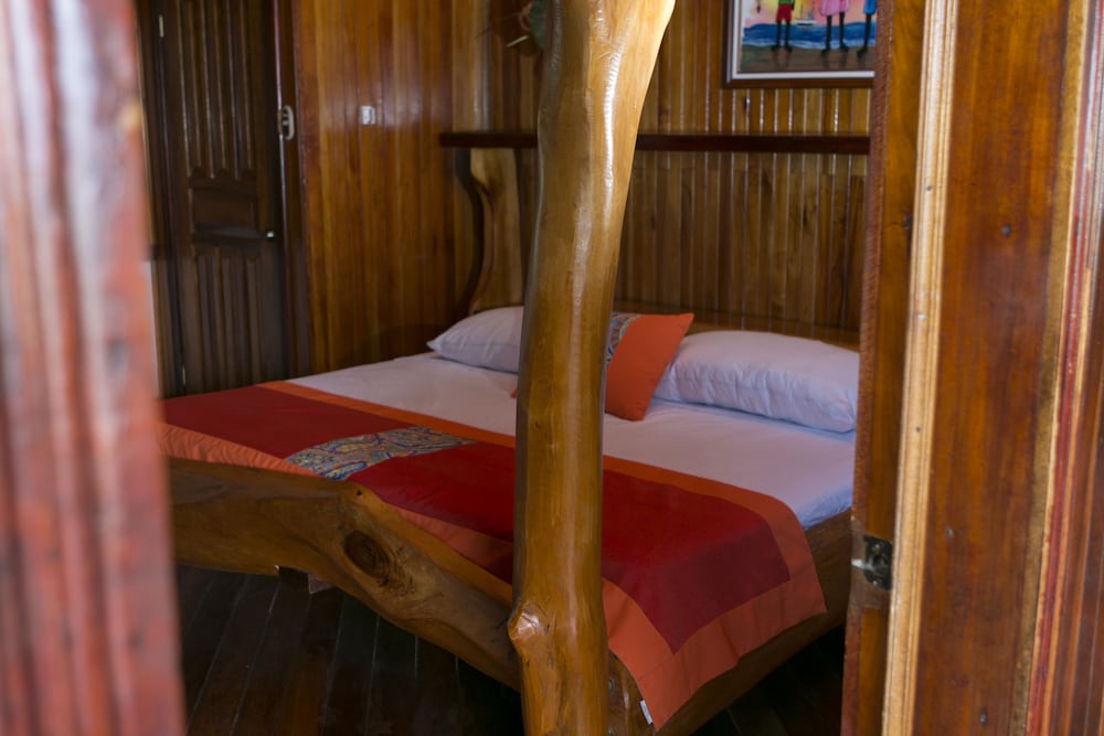 La Isla Inn Hotel 17/52