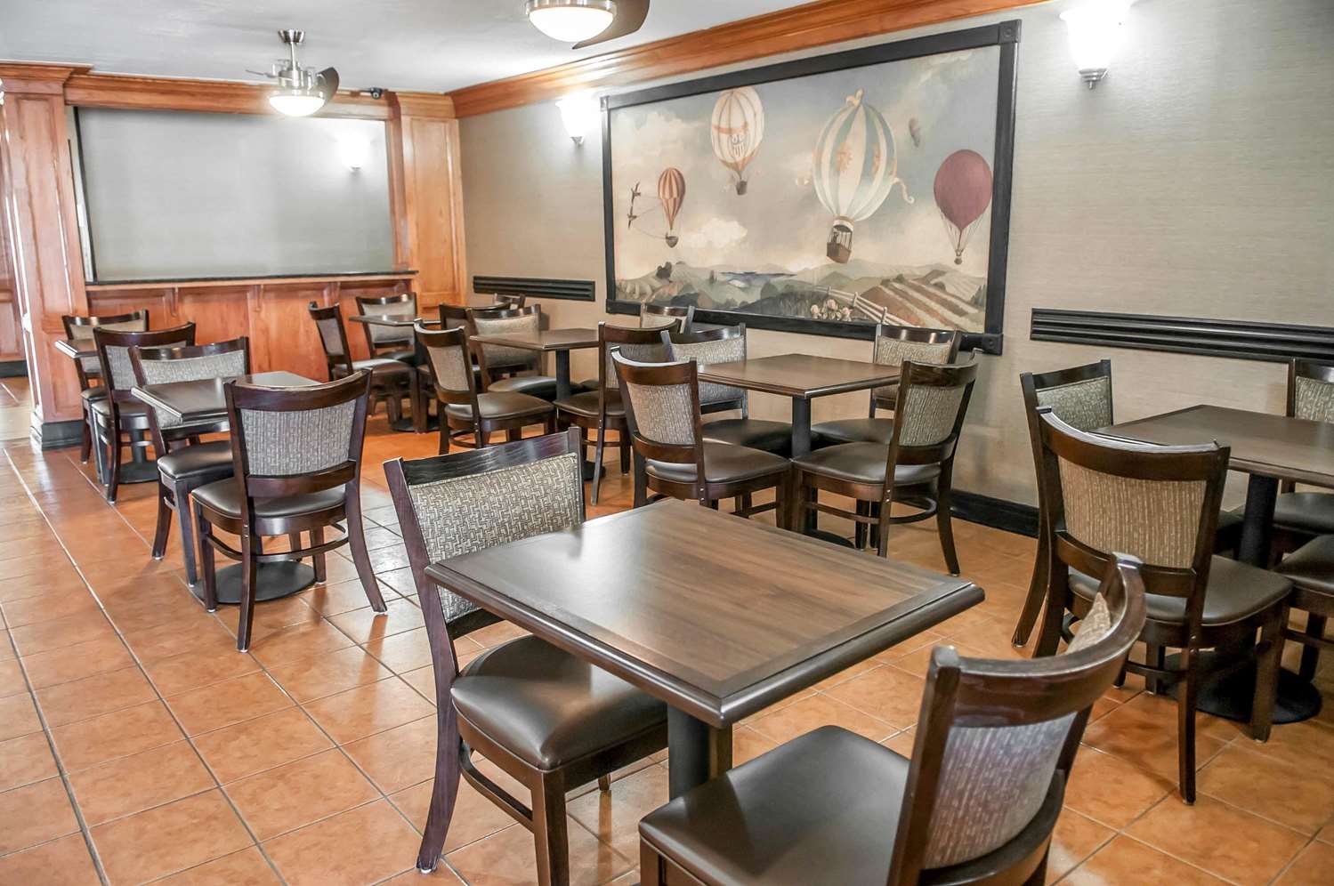 Comfort Suites Albuquerque/North Journal Center 17/25