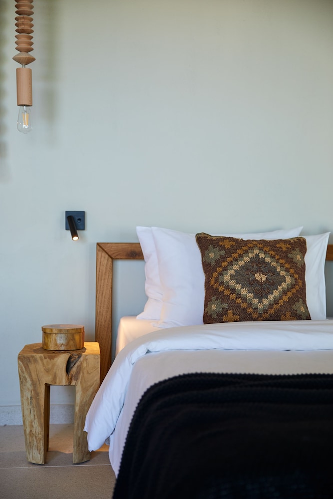 The Syntopia Hotel 24/71