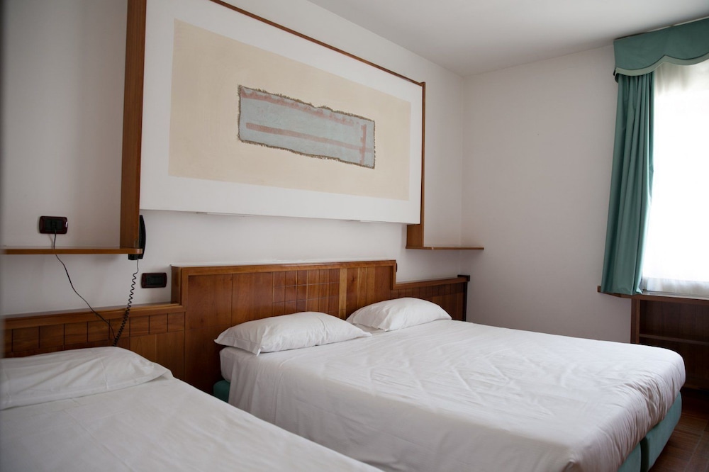 Best Western Hotel Carlo Felice 14/56