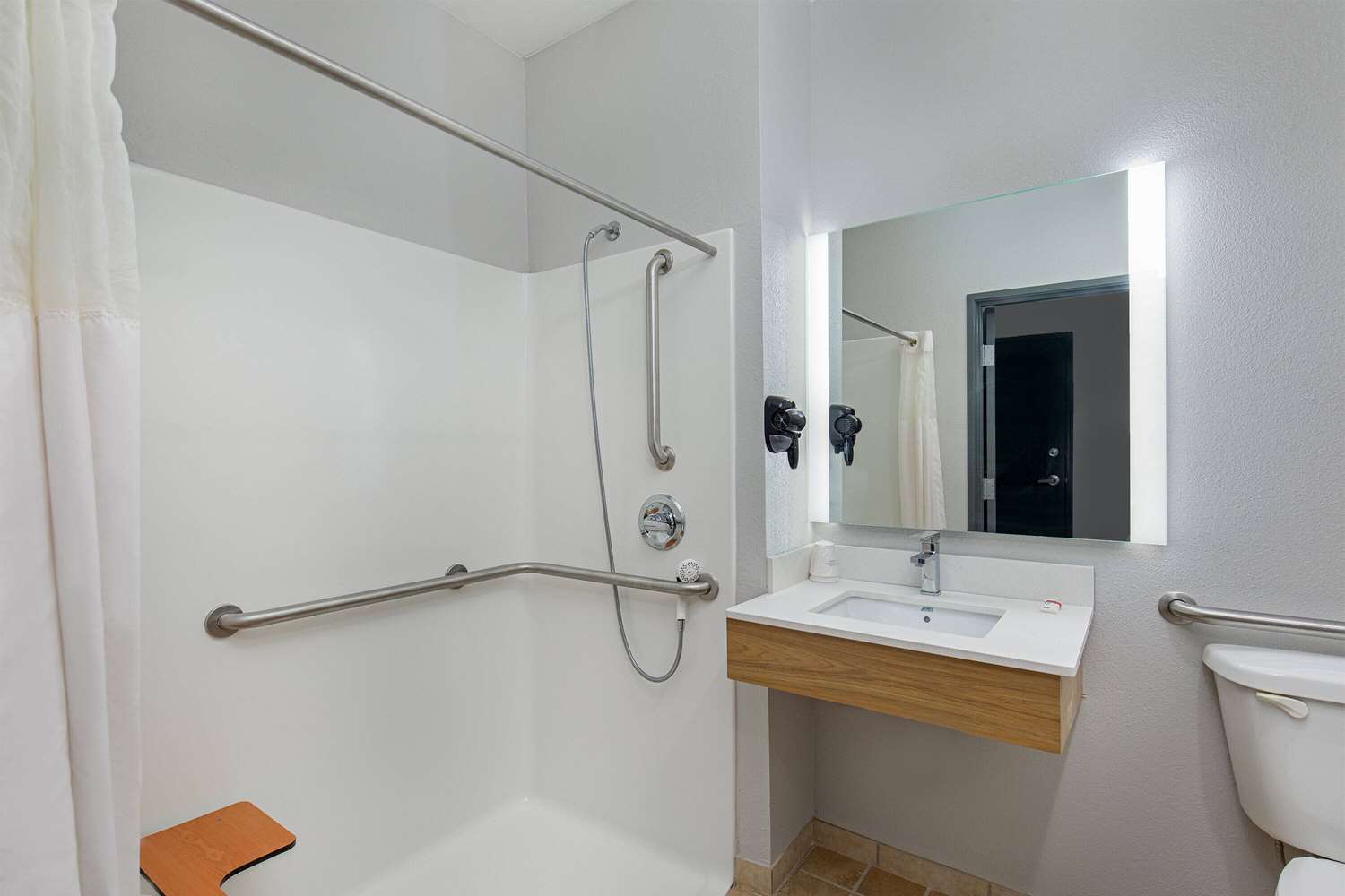 Microtel Inn & Suites by Wyndham Manchester 29/30