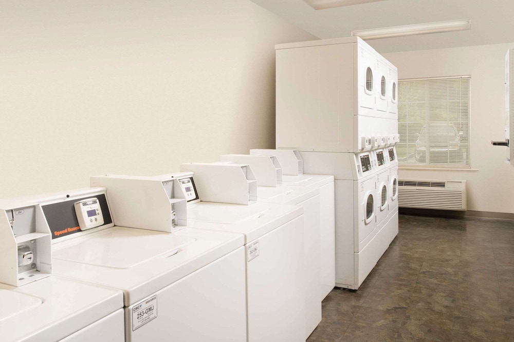 WoodSpring Suites Savannah Garden City 16/29