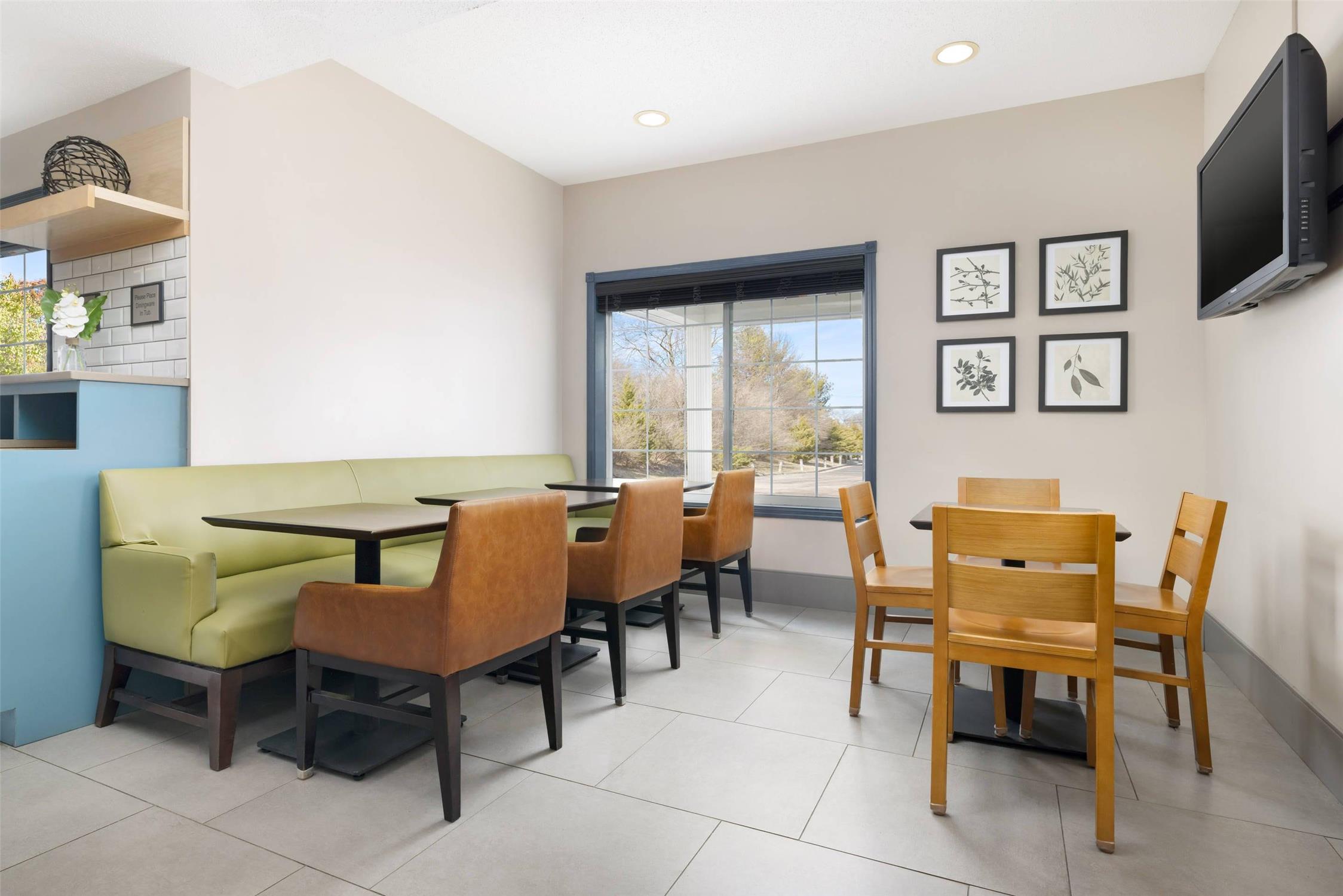 Country Inn and Suites by Radisson Springfield OH 34/43