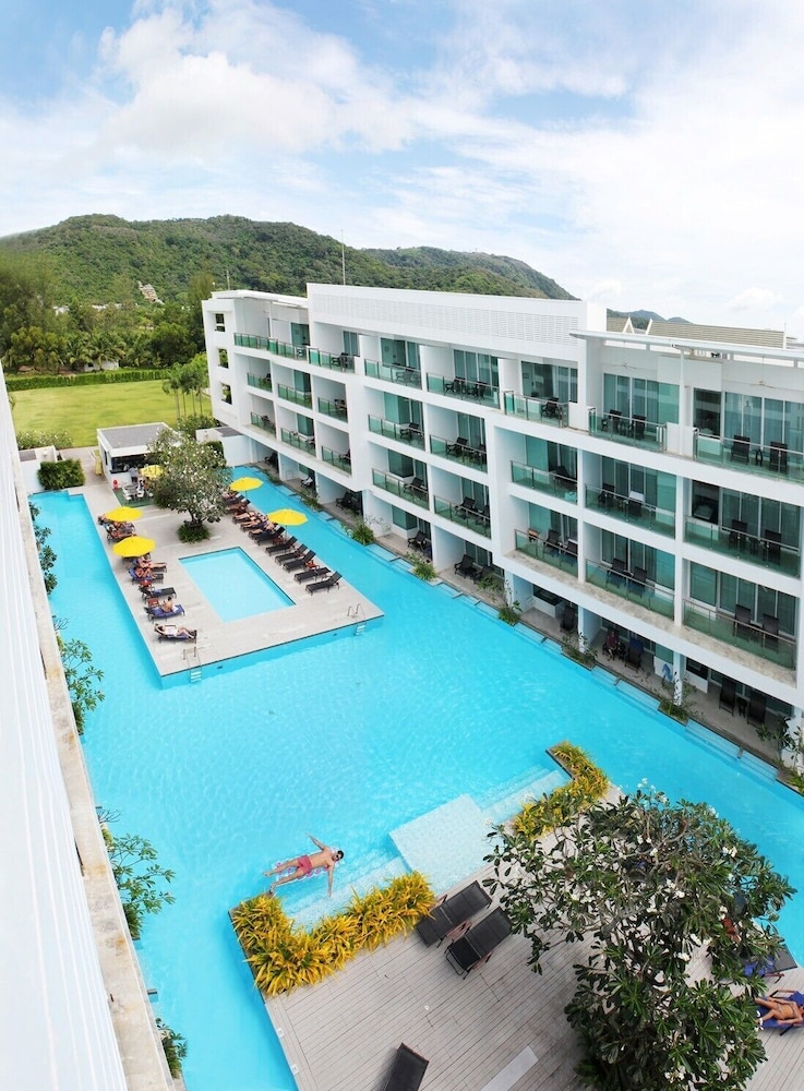 The Old Phuket Karon Beach Resort 8/85