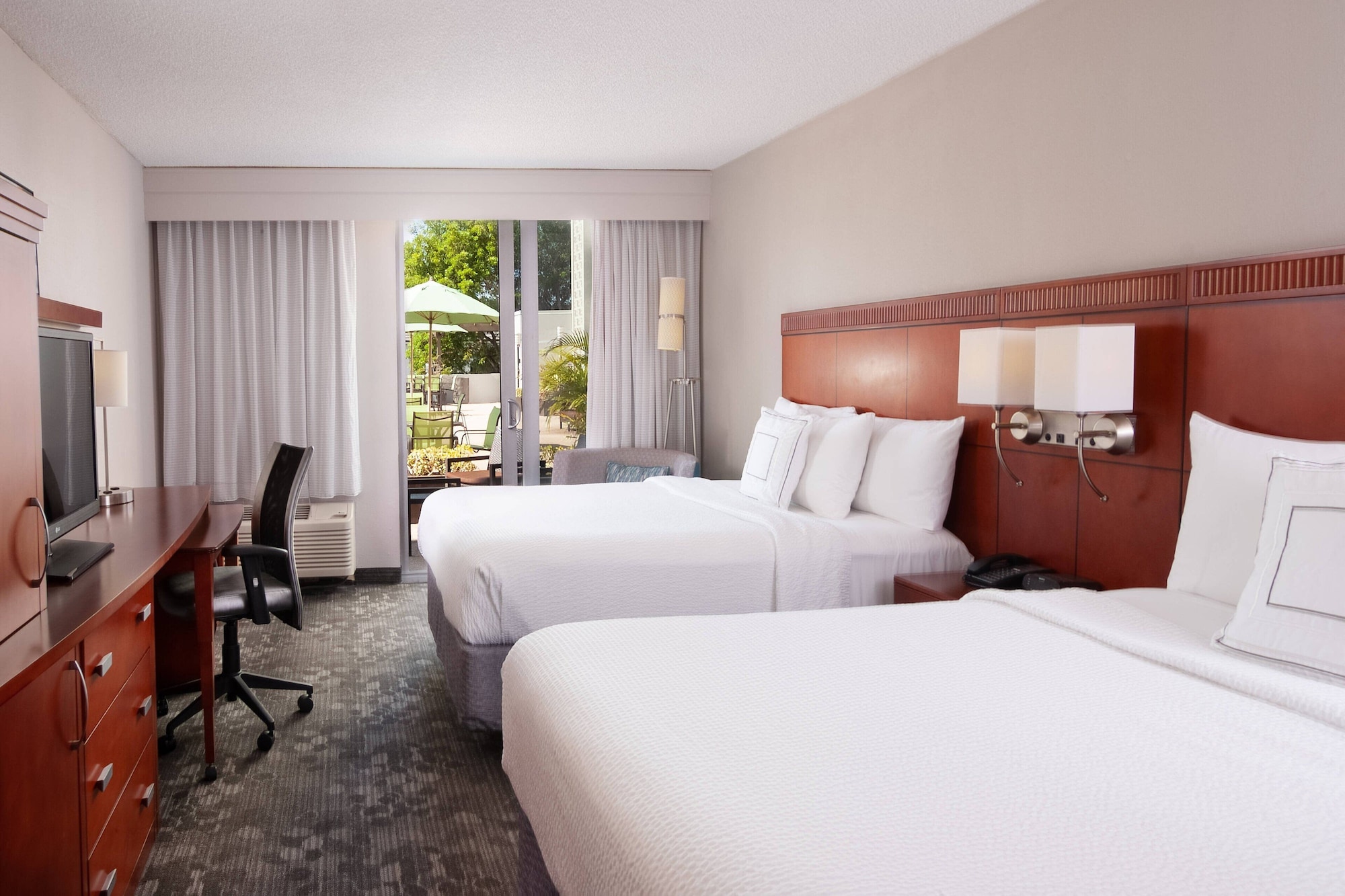 Room, 2 Queen Beds, Pool Side, Pool Access