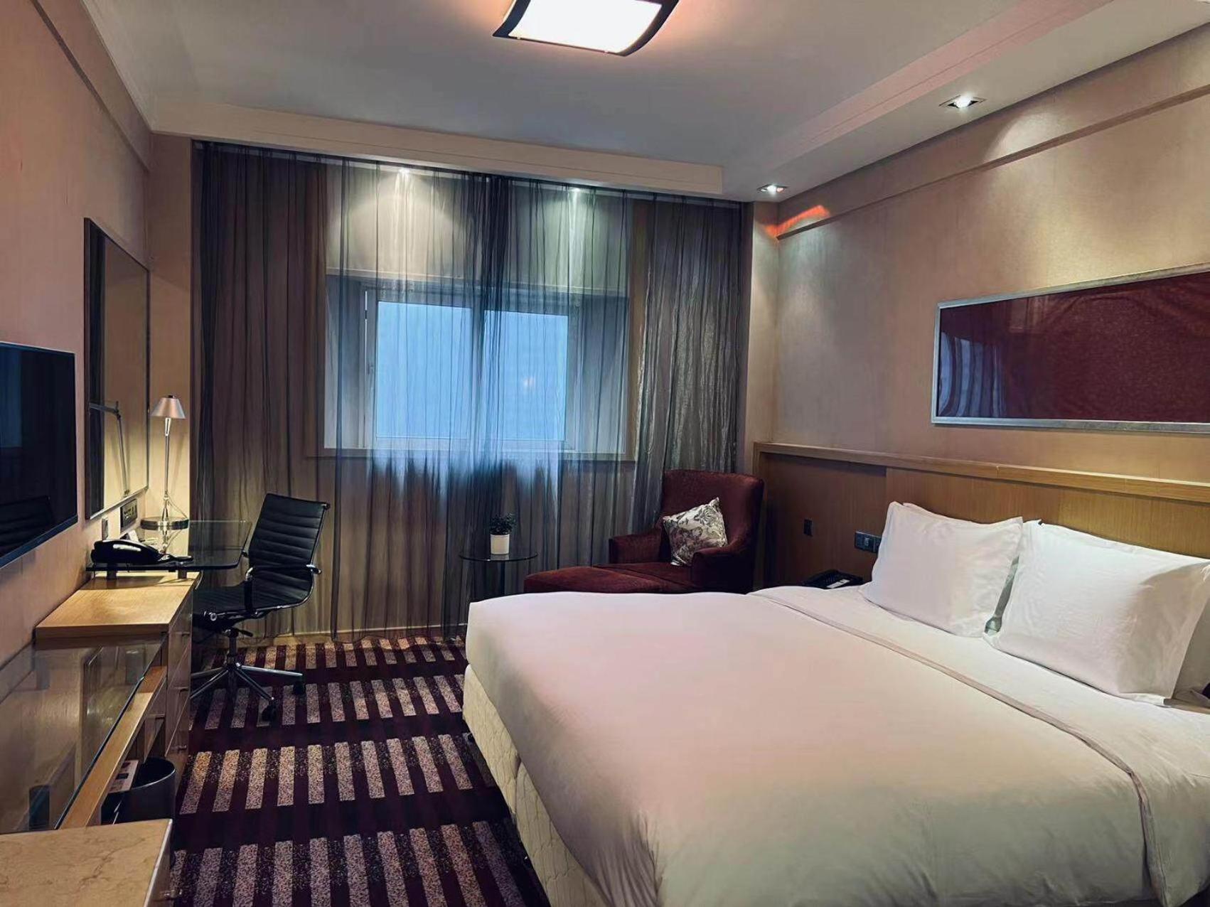 Park Inn by Radisson Shanghai Downtown 10/41