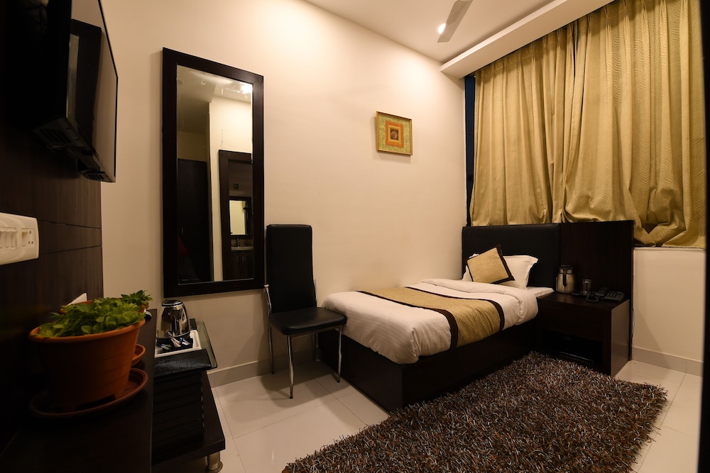 Madhav Muskan Residency 18/39