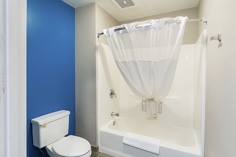 Quality Inn Harrisonburg I-81 10/38