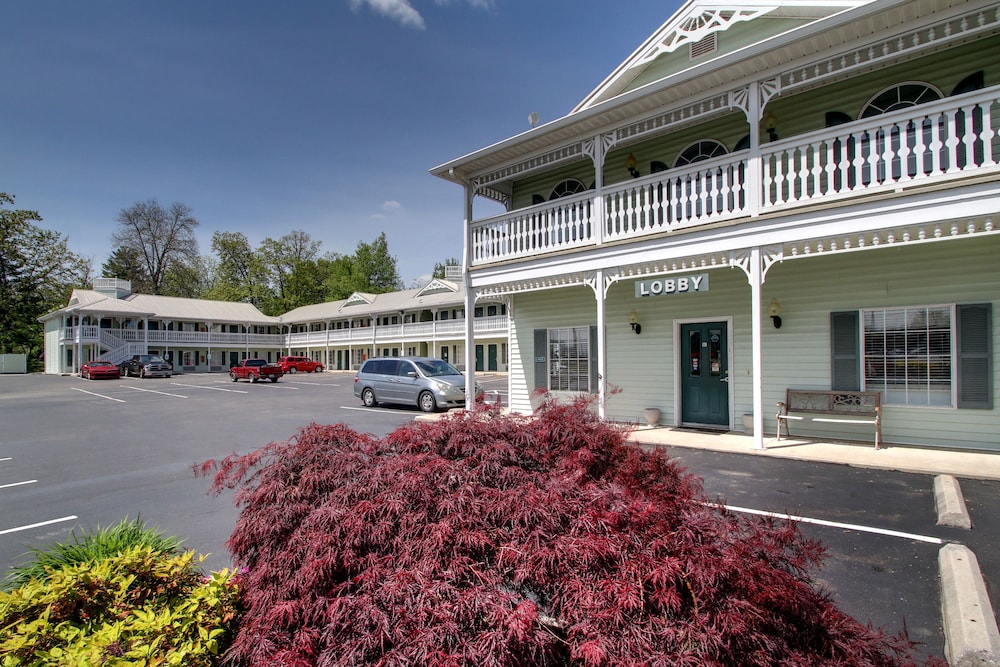 Key West Inn Cookeville 8/27