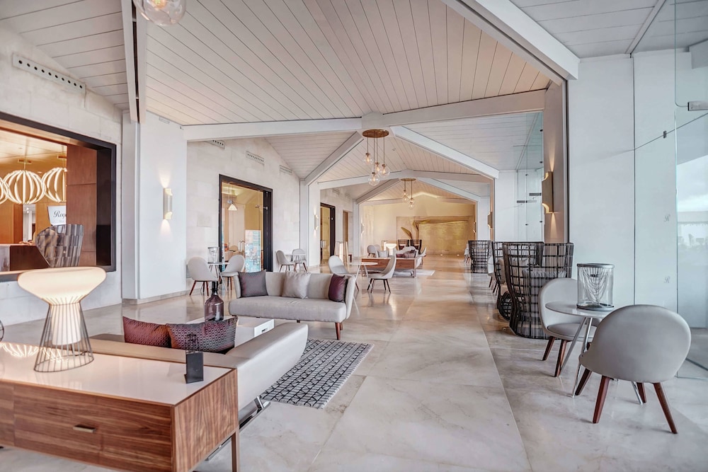 Royalton Blue Waters Montego Bay, An Autograph Collection All-Inclusive Resort 49/84